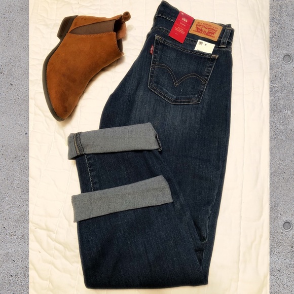 Levi's Denim - Hp💕Levi's Classic Capri Jeans